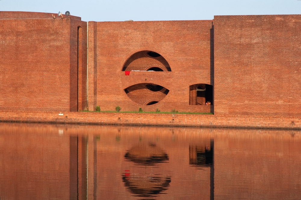 National Assembly Building of Bangladesh | Louis Kahn